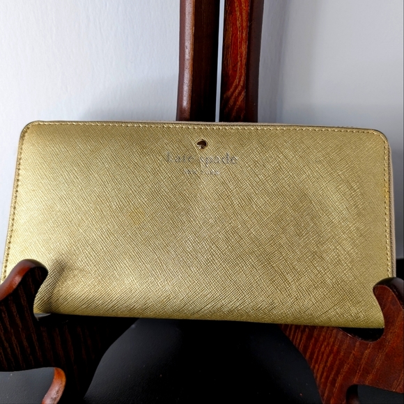 Gold Saffiano leather Kate Spade zippered 3 section‎ wallet NWOT - Picture 1 of 7